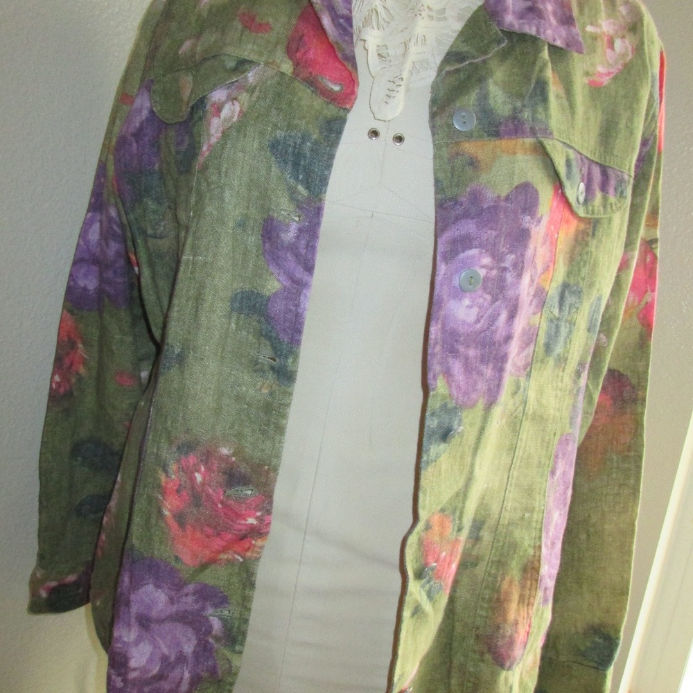 CHICO'S LINEN floral JACKET. SZ 2 on Chico site 12